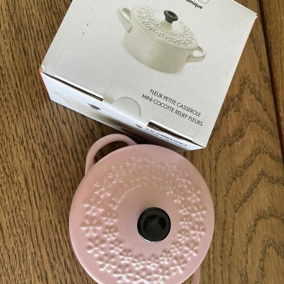 NWT!NEW!Le Creuset Mini Cocotte Petite Casserole Pink Fleurs Floral Stoneware - Picture 5 of 6
